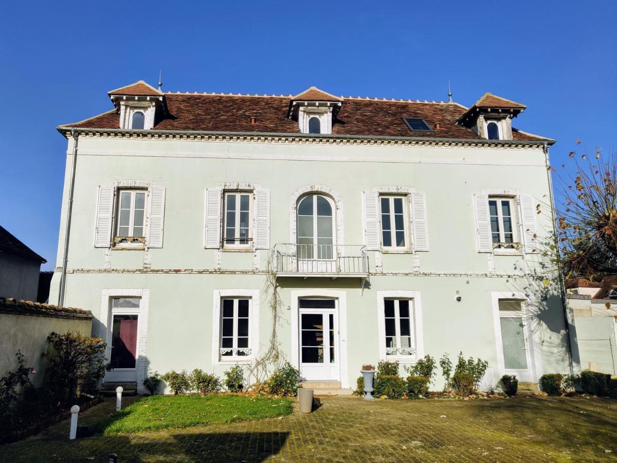 Villa Clement Appart'Hotel Санс Екстериор снимка